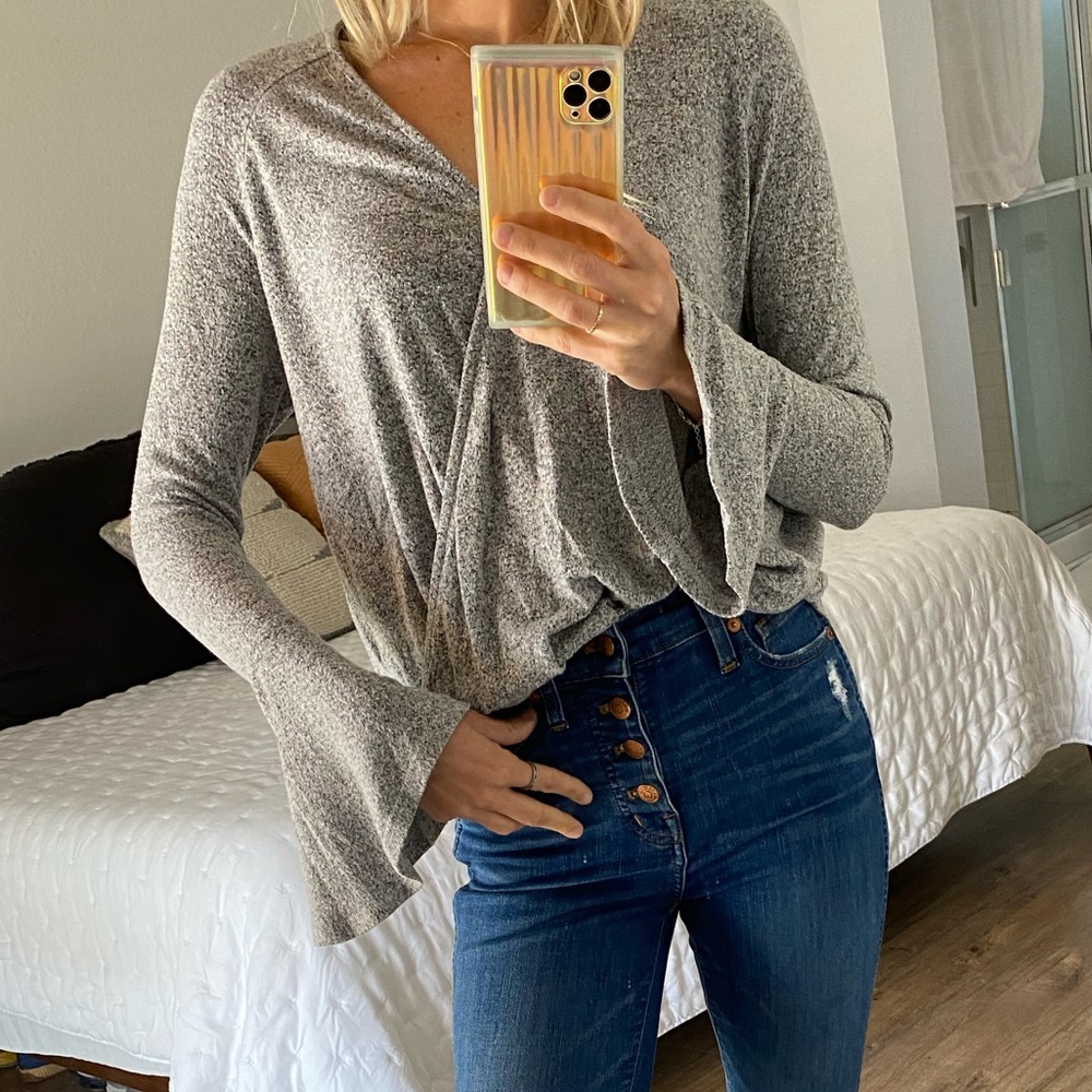 South Moon Under (Neely), Bell Sleeved Sweater, Size XS